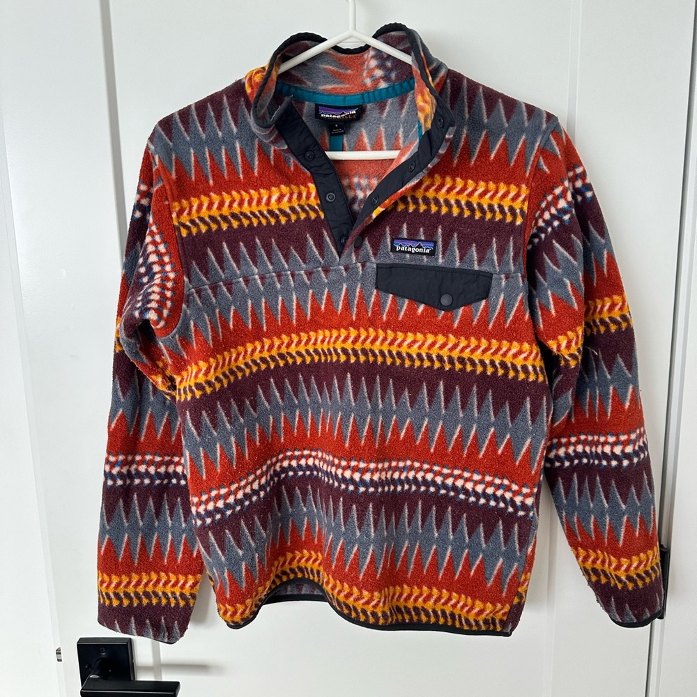 Patagonia Synchilla Laughing Waters Dark Ruby SMALL